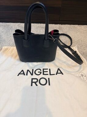 Angela Roi Cher Micro